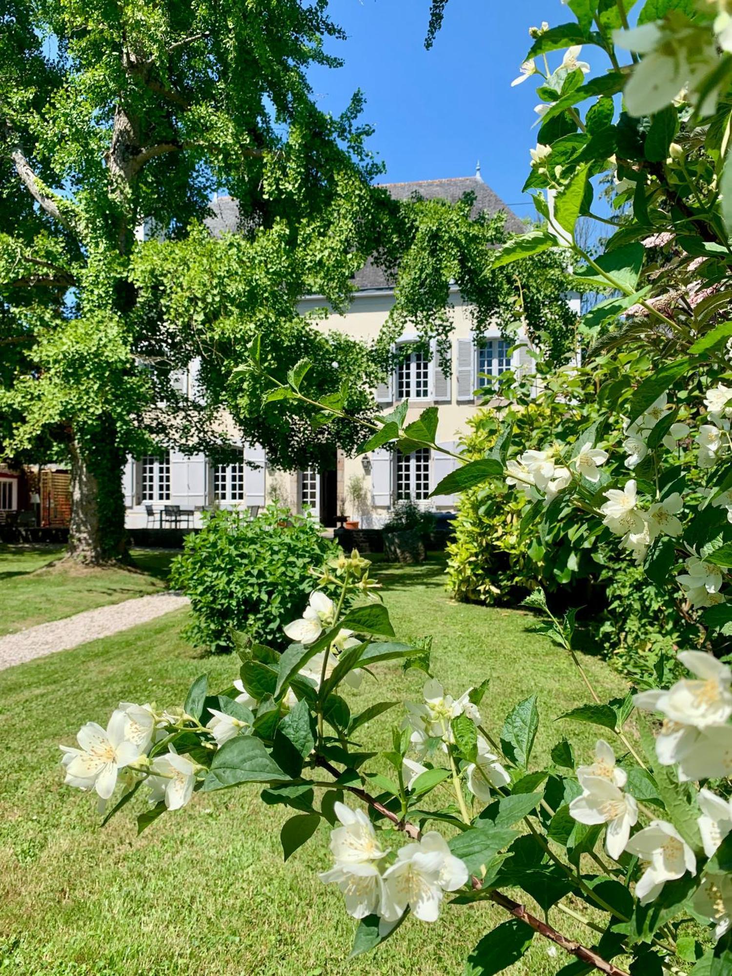 La Meffrais 1741 Bed and Breakfast Dinan Exteriör bild